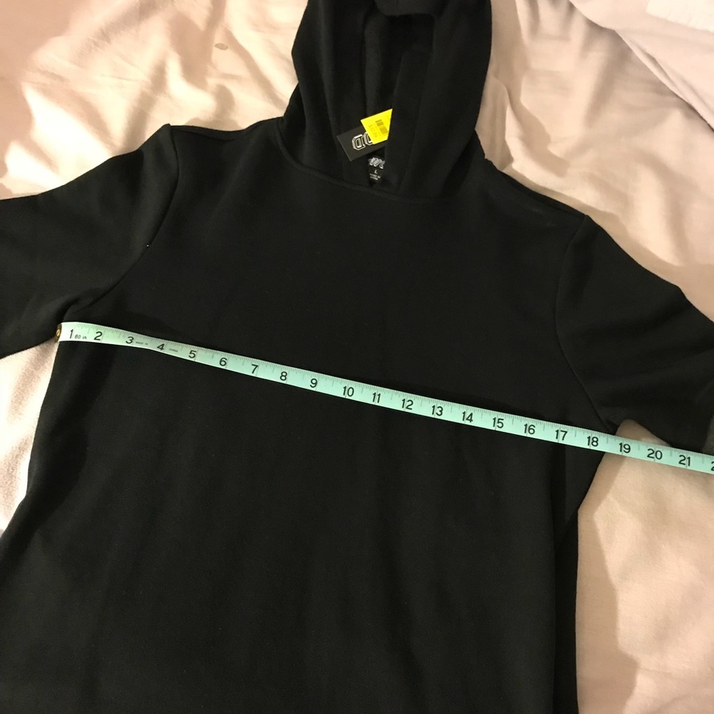 Black Short Sleeved Sweater Top with Hood